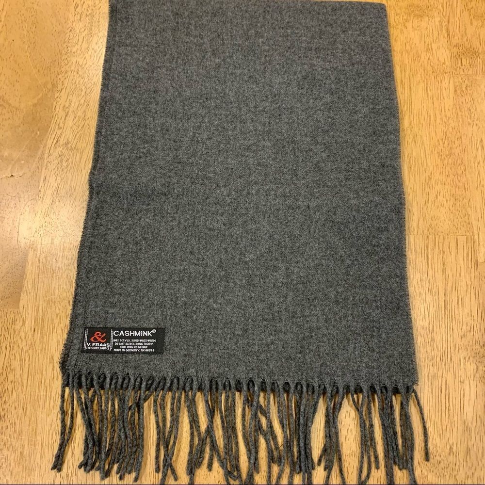 V. Fraas Cashmink Gray Acrylic Winter Scarf
